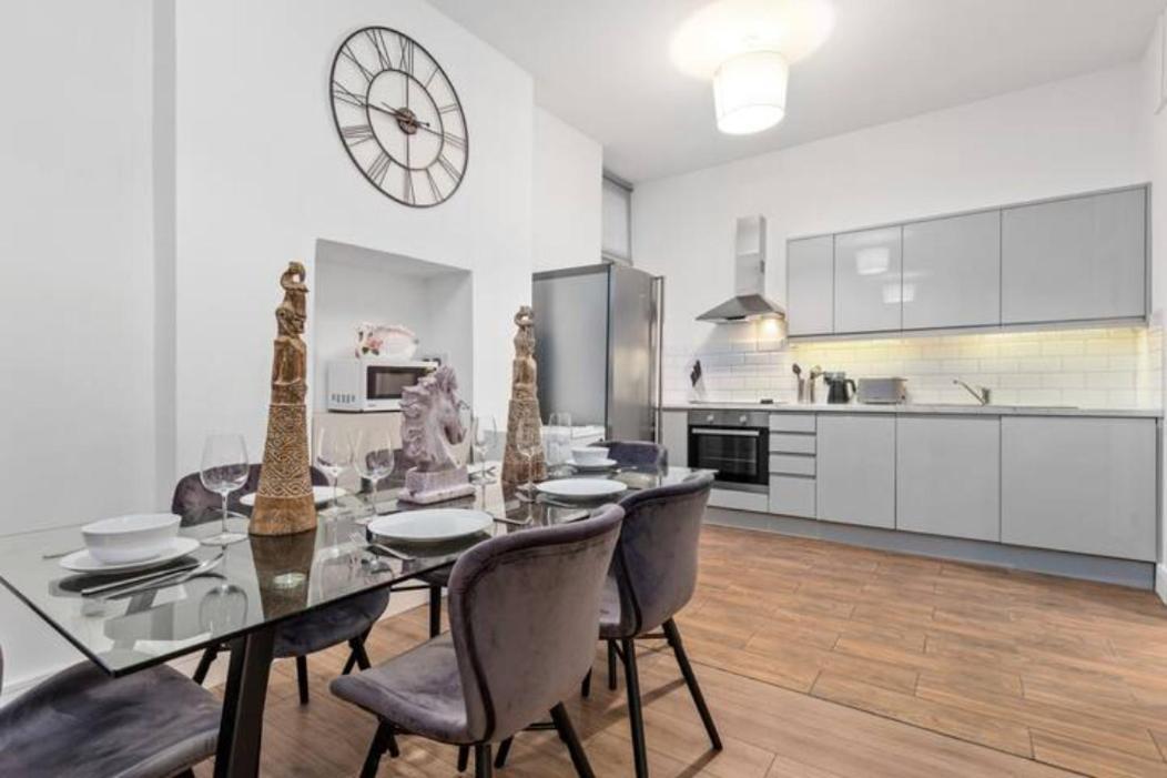 Majestic 2 Bedroom In Knightsbridge Kb70